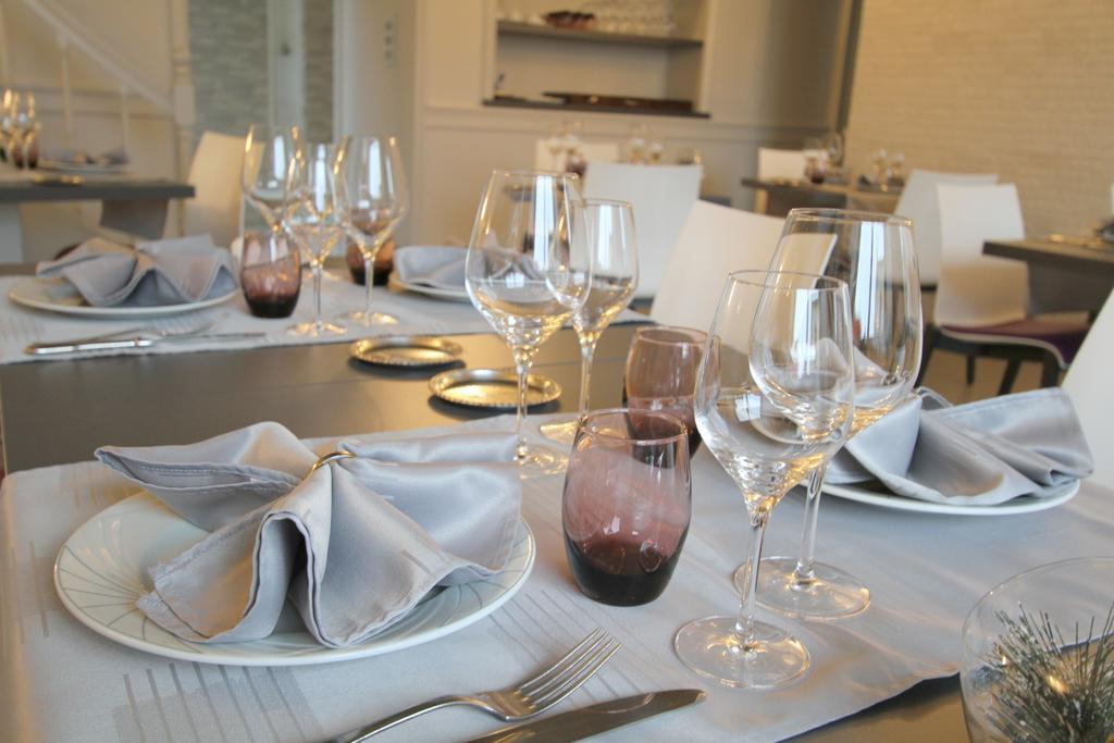 Logis Hotel Restaurant Le Grand Turc LʼOie Dış mekan fotoğraf