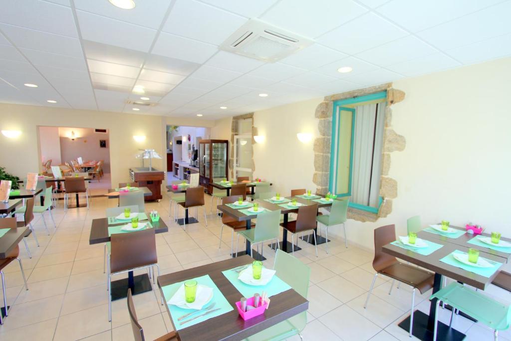 Logis Hotel Restaurant Le Grand Turc LʼOie Dış mekan fotoğraf