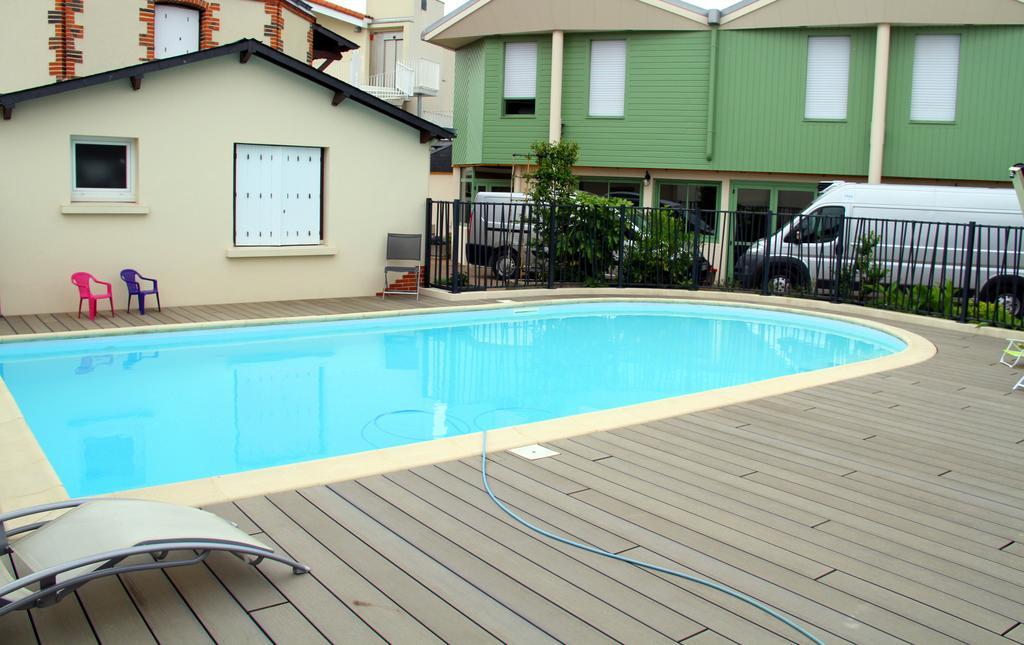 Logis Hotel Restaurant Le Grand Turc LʼOie Dış mekan fotoğraf