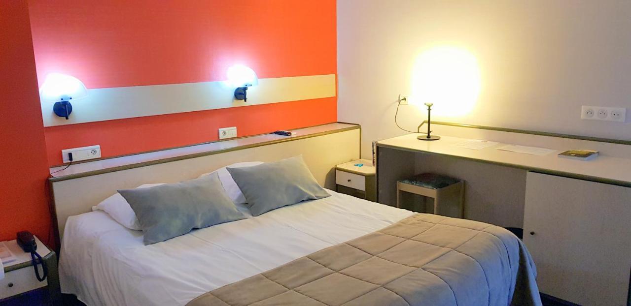 Logis Hotel Restaurant Le Grand Turc LʼOie Dış mekan fotoğraf